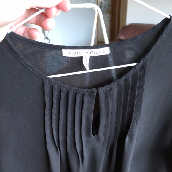 Black Sleeveless Top - Picture 3 of 3